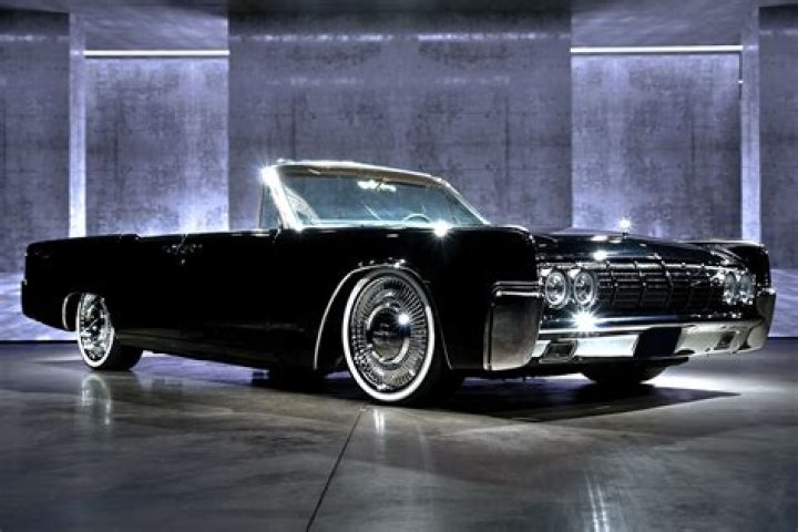 Drop top coupe move with that deuce deuce lyrics