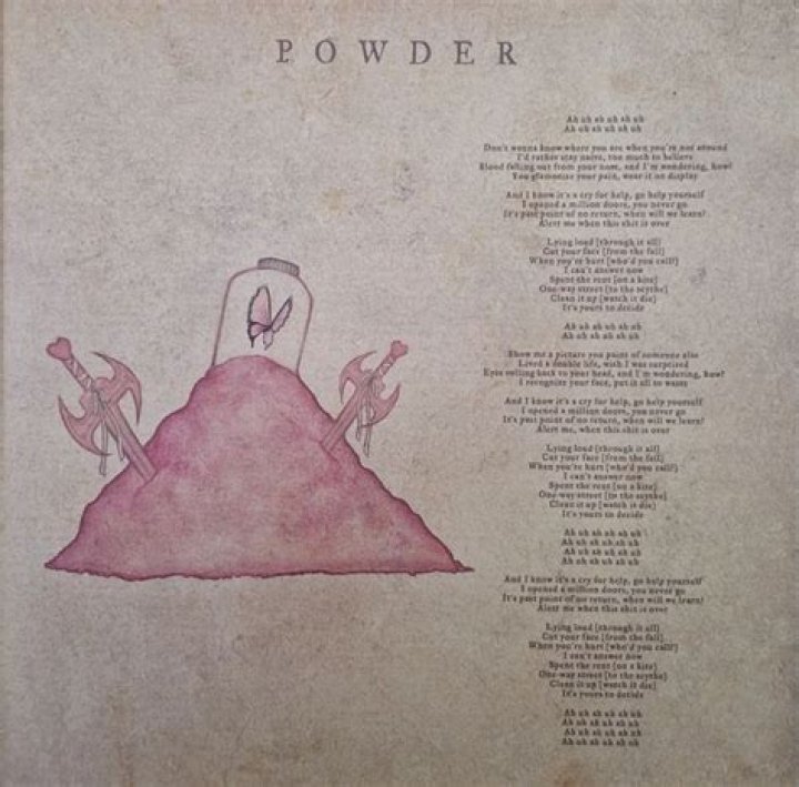 Powder her nose lyrics